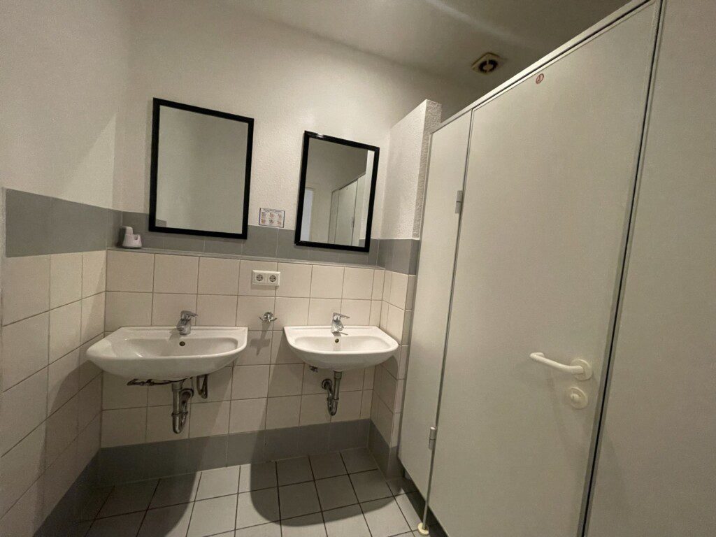 2c96aff8 2733 4800 8866 851c81f950fd.jpg